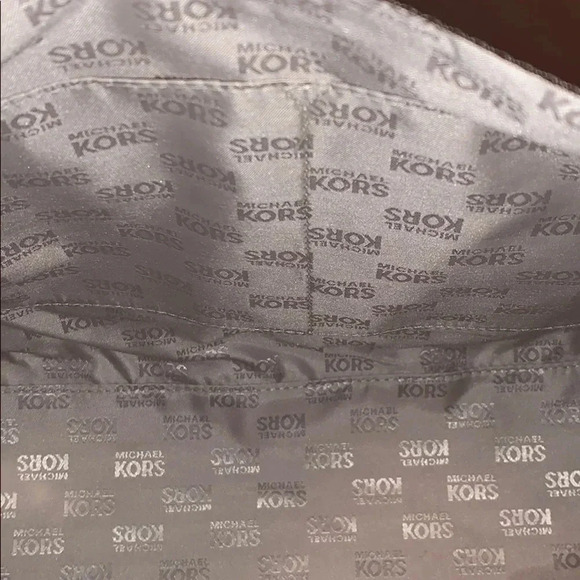 New Michael Kors Purse - Picture 4 of 6